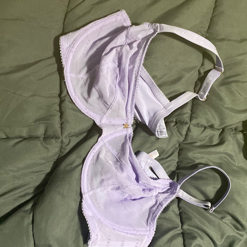 Fenty bra